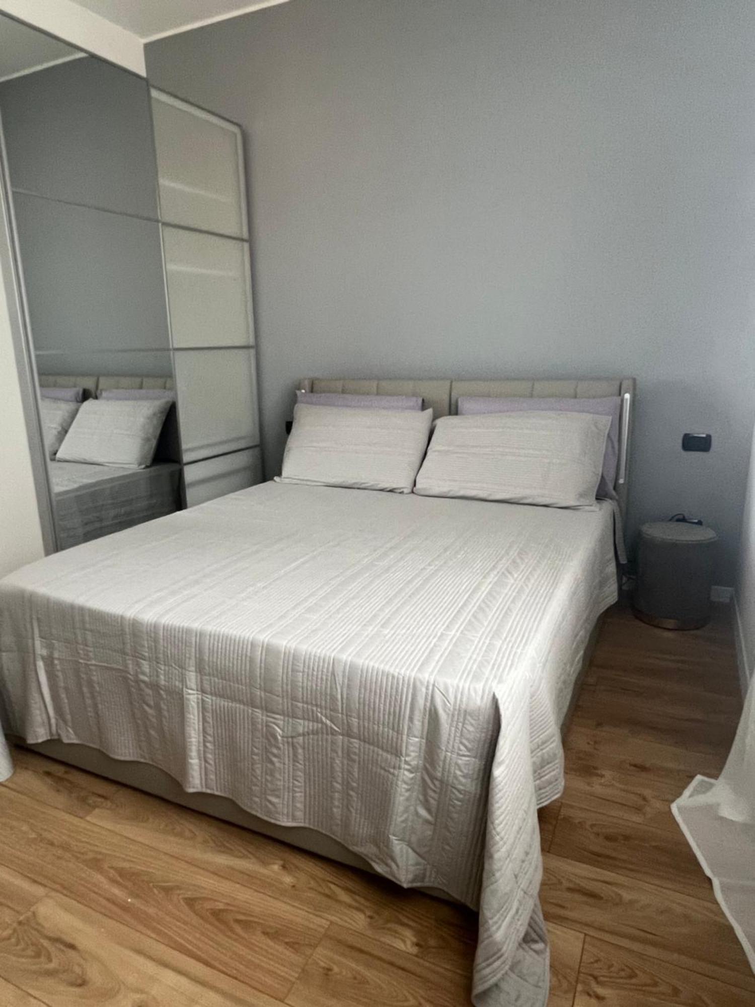 Aparthotel Monolocale Ovidio Milan